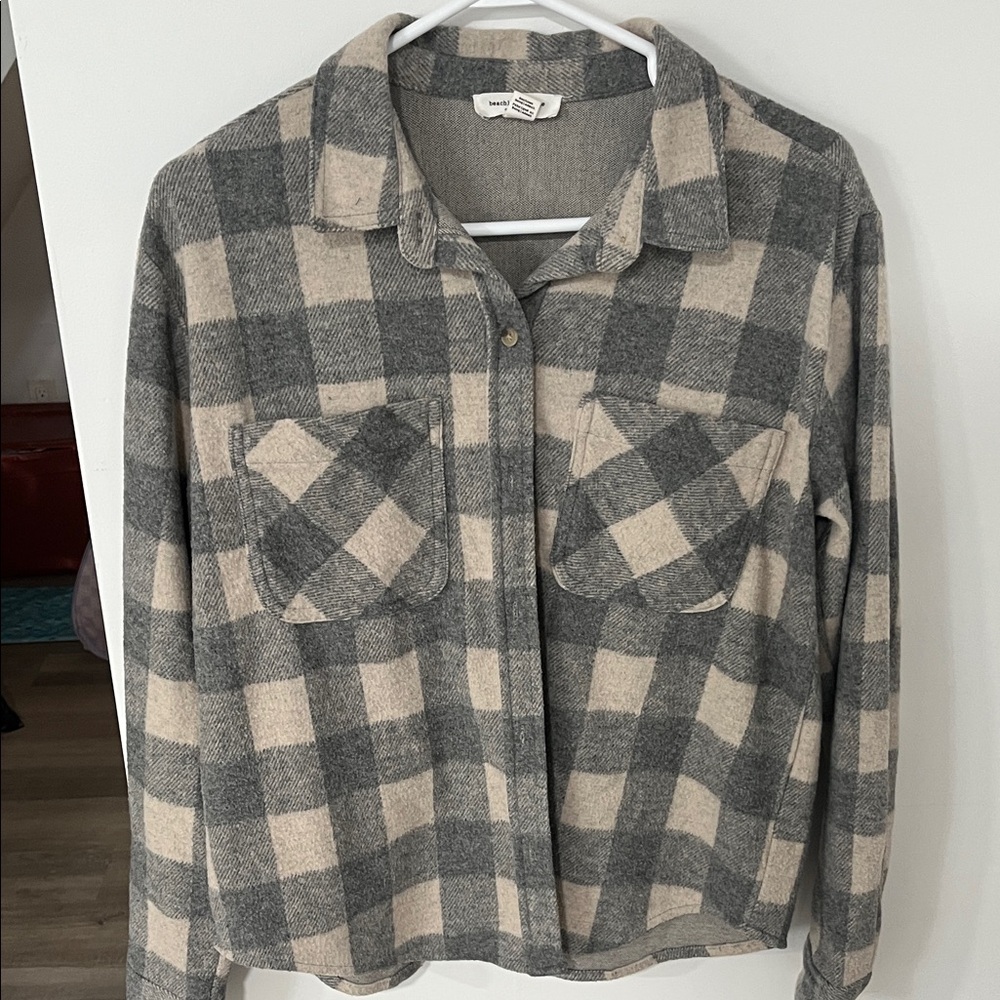 Cozy Plaid Button-Up Shirt Jacket in Gray & Cream